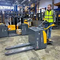 Тележка электрическая самоходная JHLIFT CBD 20AS, 2000 кг, 1150 x 540 мм, с местом для оператора, АКБ Li-Ion / свинцово-кислотная